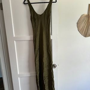 CALI by Cali Dreaming Simple Slip Dress In Green Olive Size M